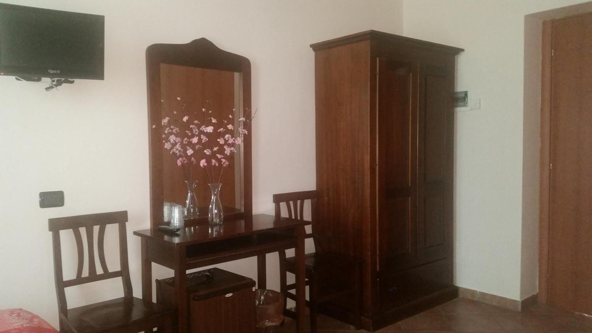 Hotel La Pendola Ozzero Ruang foto