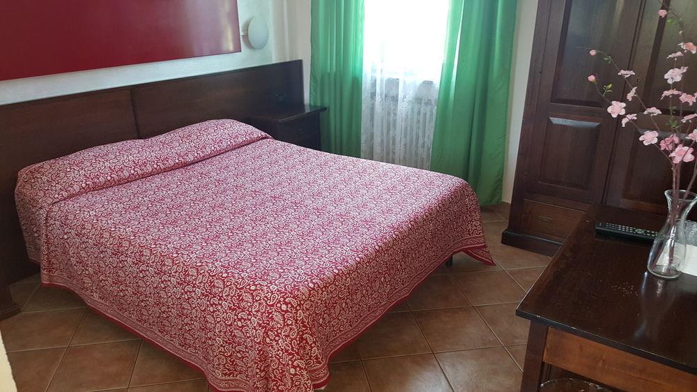 Hotel La Pendola Ozzero Bagian luar foto