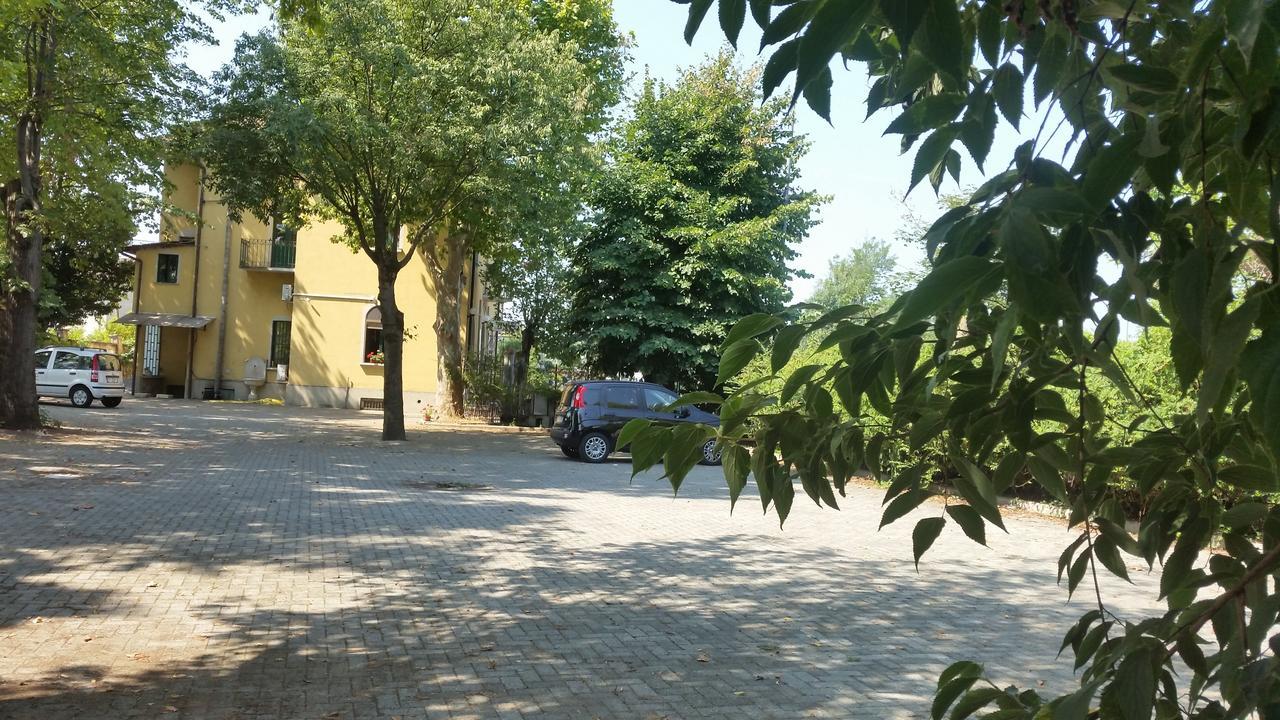 Hotel La Pendola Ozzero Bagian luar foto