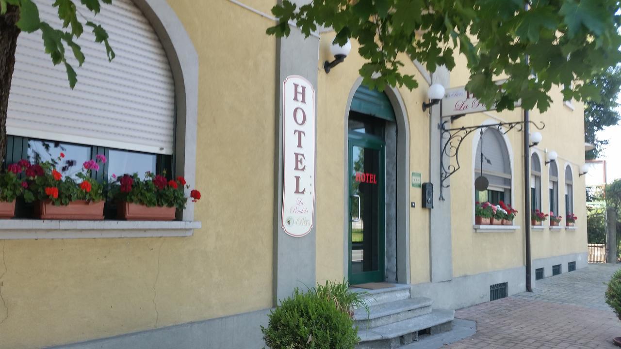 Hotel La Pendola Ozzero Bagian luar foto