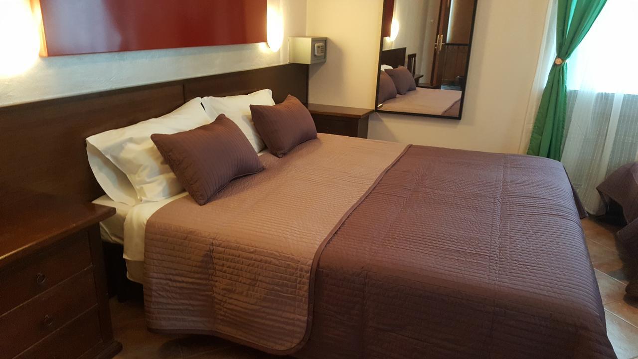 Hotel La Pendola Ozzero Bagian luar foto