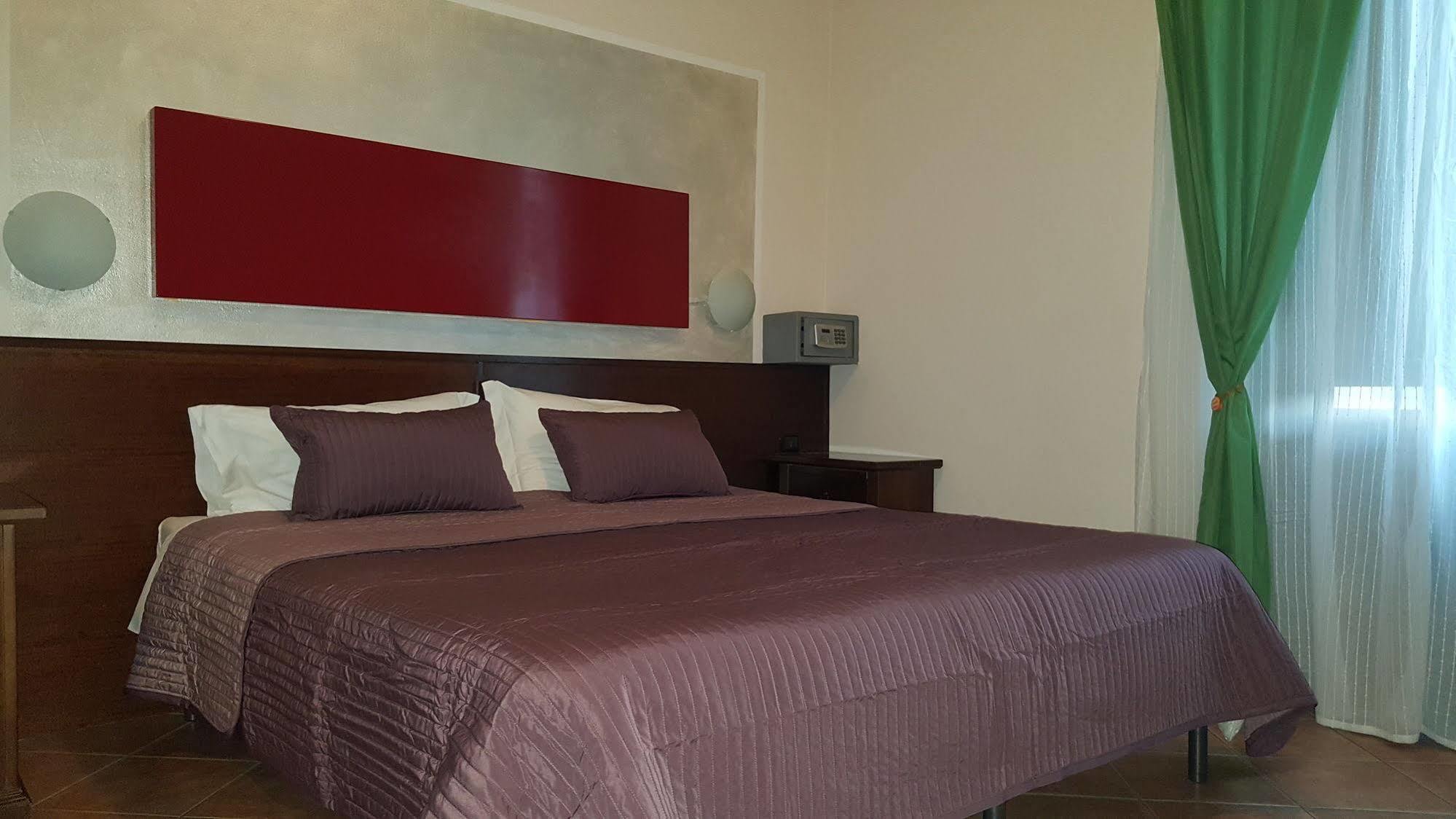 Hotel La Pendola Ozzero Bagian luar foto