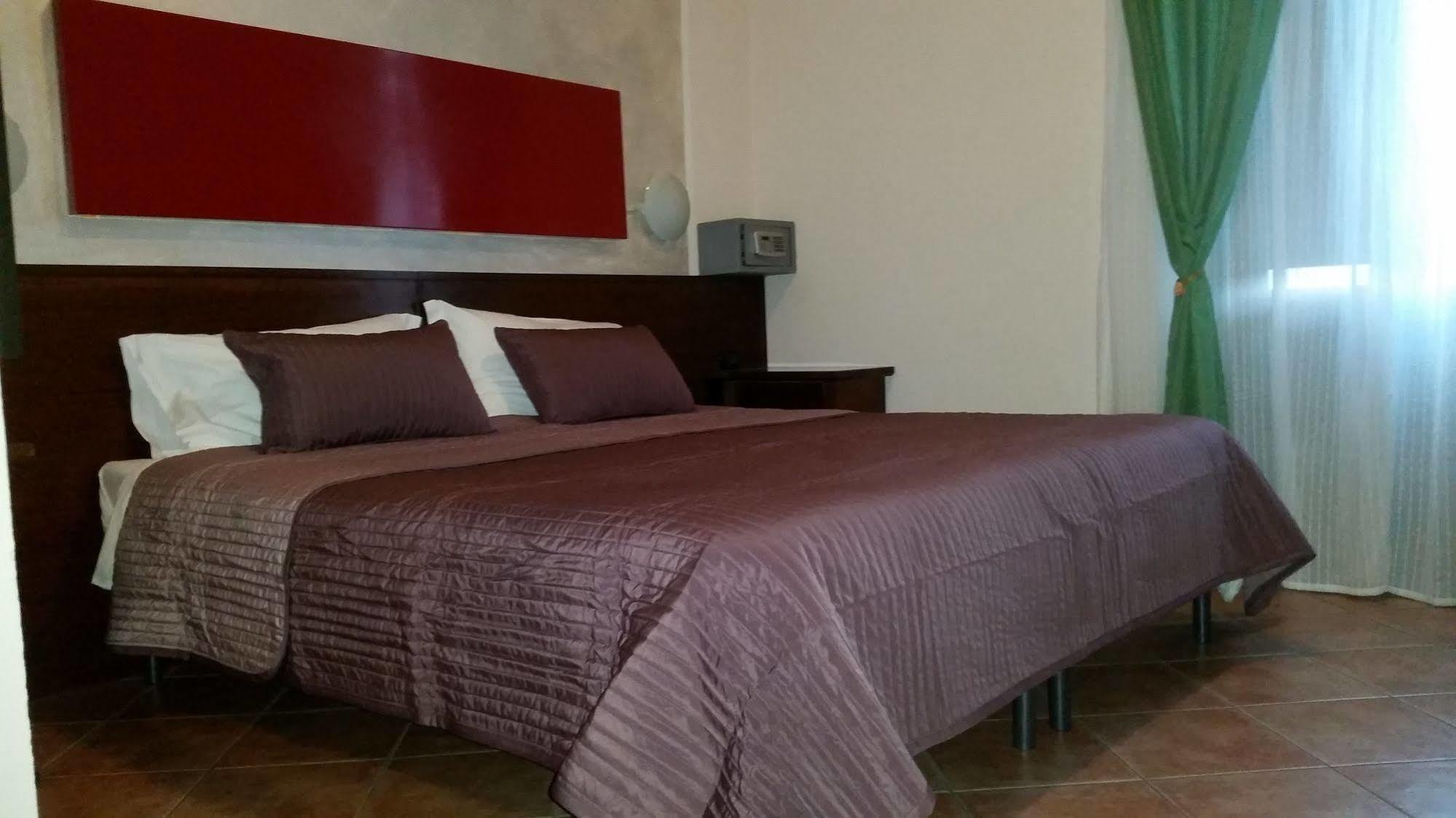 Hotel La Pendola Ozzero Bagian luar foto