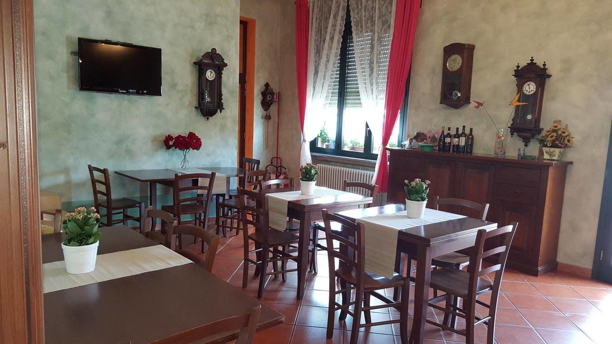 Hotel La Pendola Ozzero Bagian luar foto