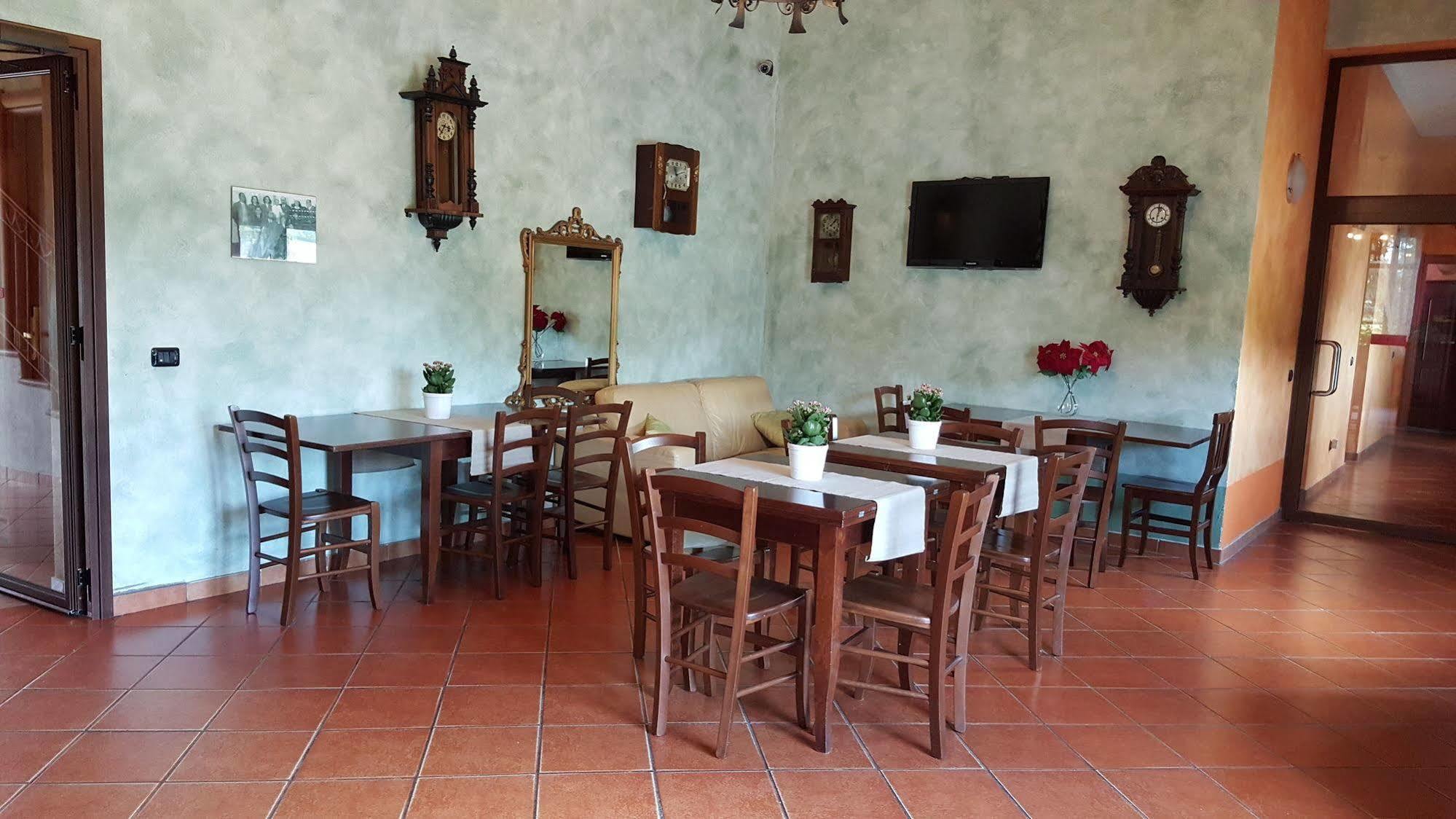 Hotel La Pendola Ozzero Bagian luar foto
